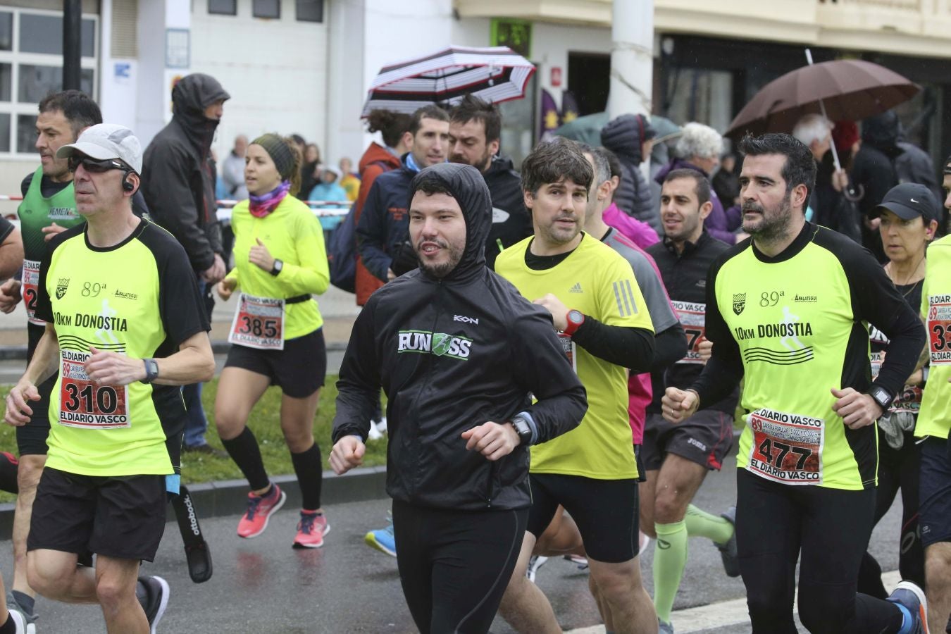 Lluvia, frío y triunfos muy reñidos en los 10 kilómetros de la Gimnástica de Ulía 