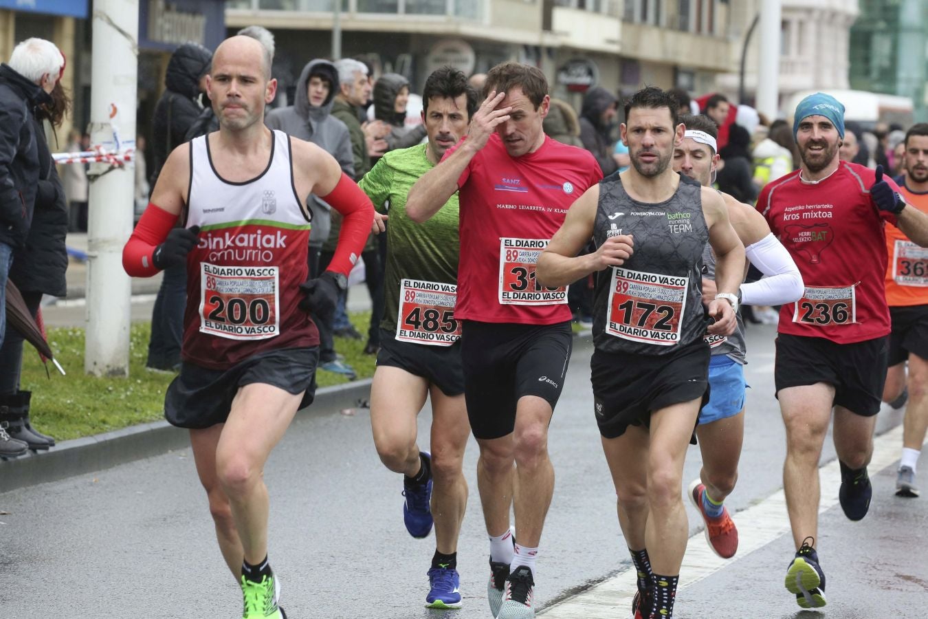 Lluvia, frío y triunfos muy reñidos en los 10 kilómetros de la Gimnástica de Ulía 