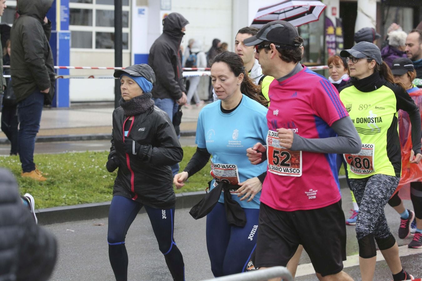 Lluvia, frío y triunfos muy reñidos en los 10 kilómetros de la Gimnástica de Ulía 