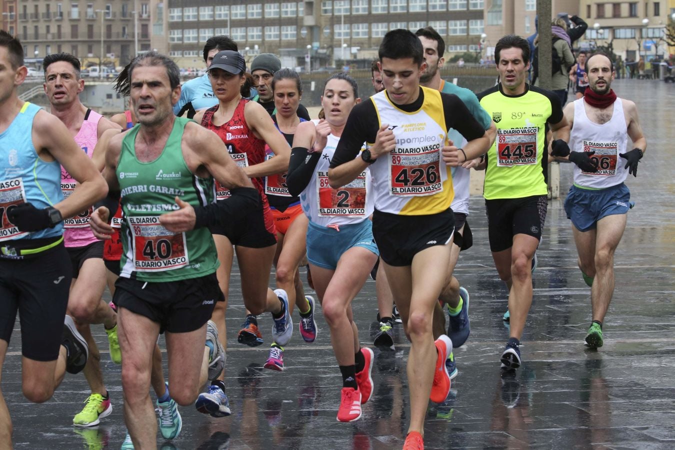 Lluvia, frío y triunfos muy reñidos en los 10 kilómetros de la Gimnástica de Ulía 