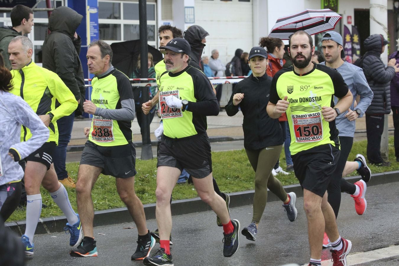 Lluvia, frío y triunfos muy reñidos en los 10 kilómetros de la Gimnástica de Ulía 