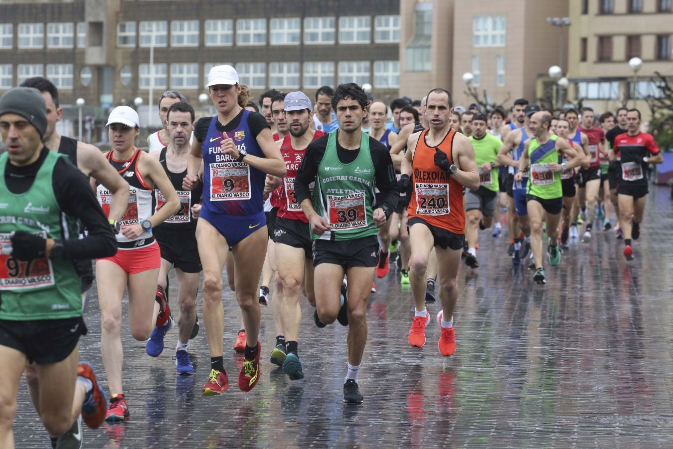 Lluvia, frío y triunfos muy reñidos en los 10 kilómetros de la Gimnástica de Ulía 