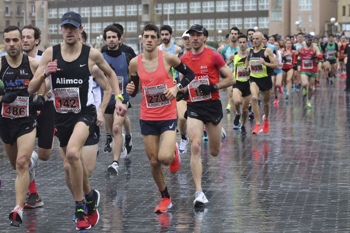 Lluvia, frío y triunfos muy reñidos en los 10 kilómetros de la Gimnástica de Ulía 