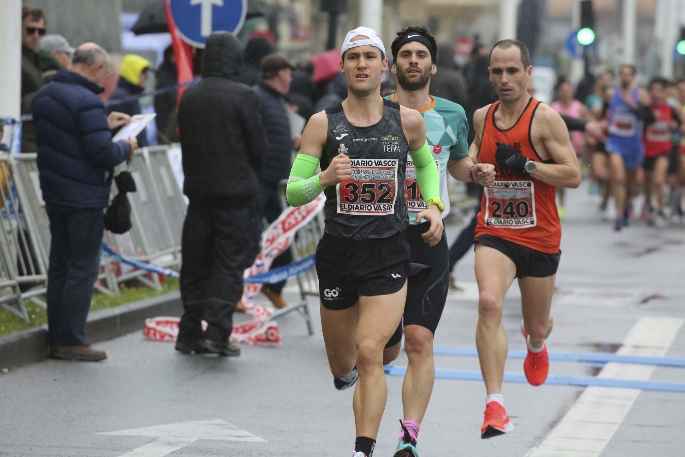 Lluvia, frío y triunfos muy reñidos en los 10 kilómetros de la Gimnástica de Ulía 