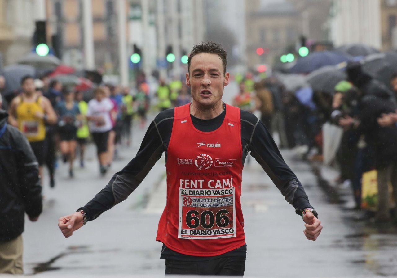 Lluvia, frío y triunfos muy reñidos en los 10 kilómetros de la Gimnástica de Ulía 