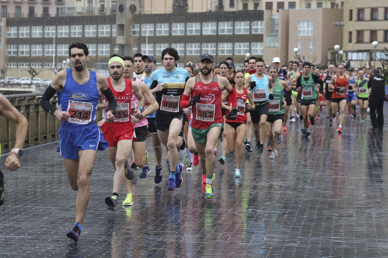 Lluvia, frío y triunfos muy reñidos en los 10 kilómetros de la Gimnástica de Ulía 