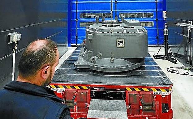 Verificación de la carcasa de una máquina de 3,4 MW en la planta de Asteasu. 