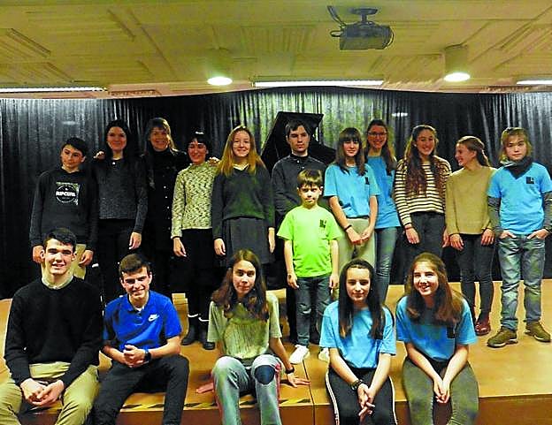 Alumnos de piano que se han dado cita en Donostia. 