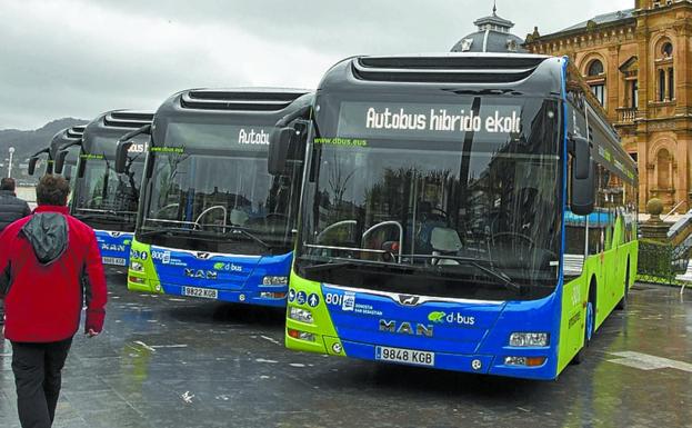 Ejemplares de autobuses Lion's City híbridos. 