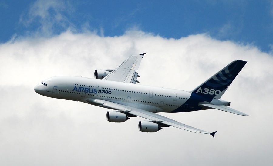 Fin de trayecto para el superjumbo de Airbus. El último A380 será entregado en 2021. A partir de ahí, la compañía europea dejará de fabricar este gigante de los cielos, un modelo que nunca llegó a despegar económicamente. 