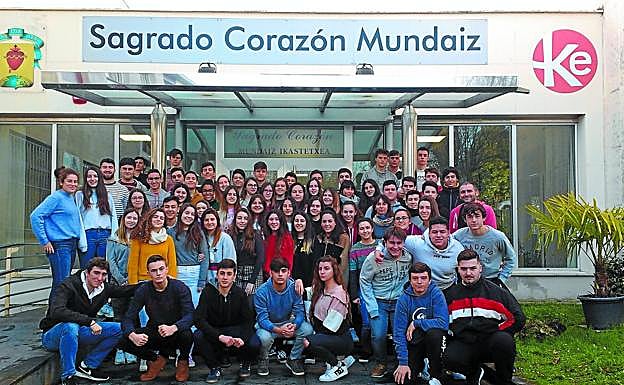 Grupo de estudiantes de 1º de Bachiller de Mundaiz que este curso harán su intercambio con estudiantes daneses y polacos.