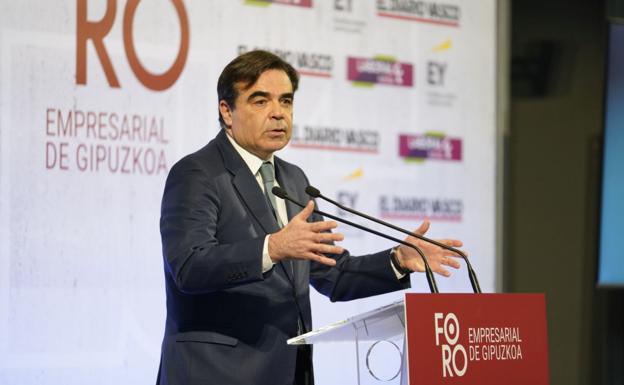 Margaritis Schinas durante su intervención en el Foro Económico de DV. 