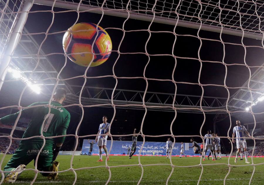 Las fotos más espectáculares del encuentro disputado en Anoeta entre Real Sociedad (esta vez con la segunda equipación) y el Leganés.