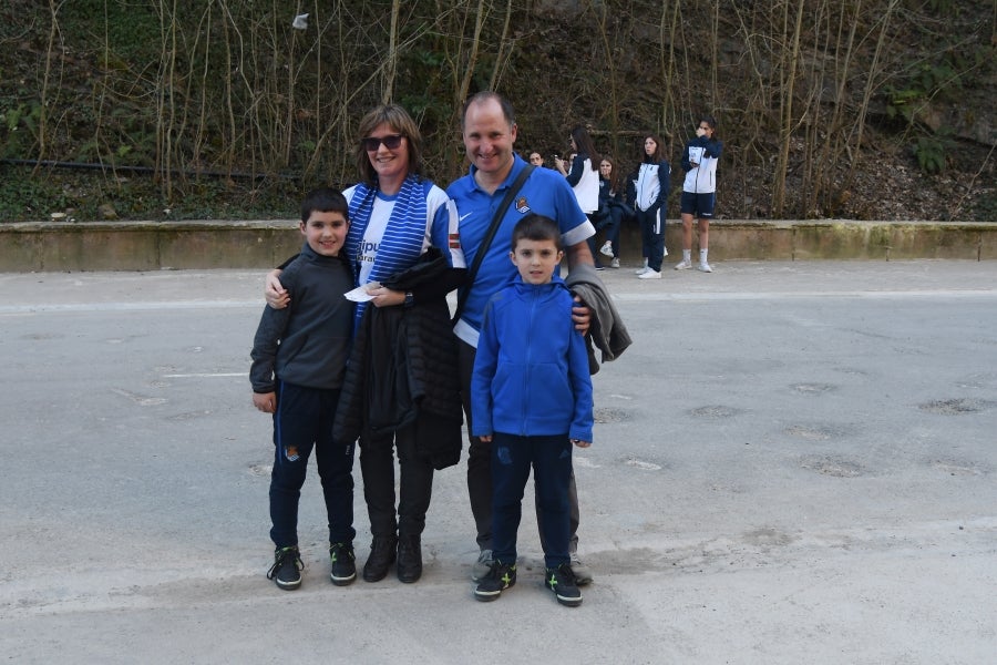 Los aficionados de la Real Sociedad se vuelcan con los jugadores, tal y como demostraron los más de 21.000 espectadores que acudieron a Anoeta para ver jugar a las de Arconada. 