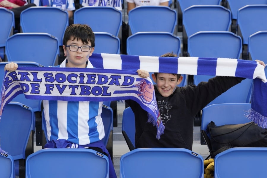Los aficionados de la Real Sociedad se vuelcan con los jugadores, tal y como demostraron los más de 21.000 espectadores que acudieron a Anoeta para ver jugar a las de Arconada. 