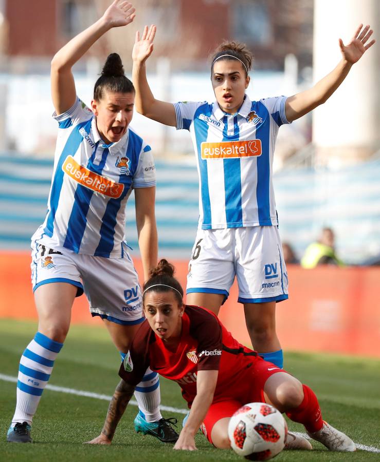 Las mejores imágenes de la victoria de la Real Sociedad ante el Sevilla y que le sirve para entrar en la final de la Copa de la Reina por primera vez en su historia 