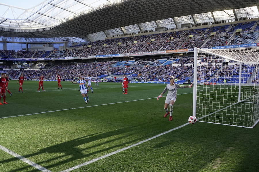 Las mejores imágenes de la victoria de la Real Sociedad ante el Sevilla y que le sirve para entrar en la final de la Copa de la Reina por primera vez en su historia 