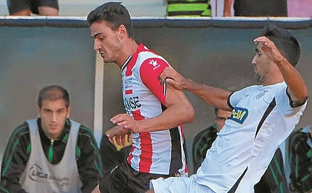 Eizmendi, en el partido de la primera vuelta en Las Gaunas. 