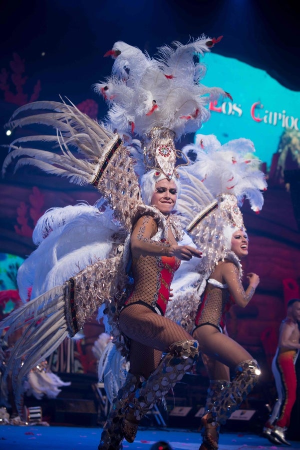 Los carnavales de Santa Cruz de Tenerife son unas de las celebraciones más conocidas a nivel mundial. Así, el evento, de un mes de duración, comenzó el 1 de febrero y finaliza el 10 de marzo con orquestas que tocan ritmos caribeños y brasileños con actuaciones que van desde la elección de la Reina del Carnaval, la Reina menor y la Reina mayor, bandas callejeras satíricas, comparsas y hasta actuaciones por las calles. 