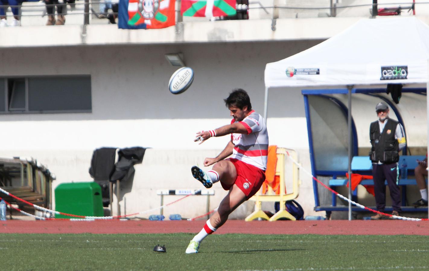 Ampo Ordizia logra una importante victoria en Altamira, 40-13, ante el Barça Rugbi y da un paso de gigante para asegurarse el play off por el título. Los ordiziarras se mostraron superiores y al final de la primera parte habían decidido ya el marcador con un contundente 26-6.