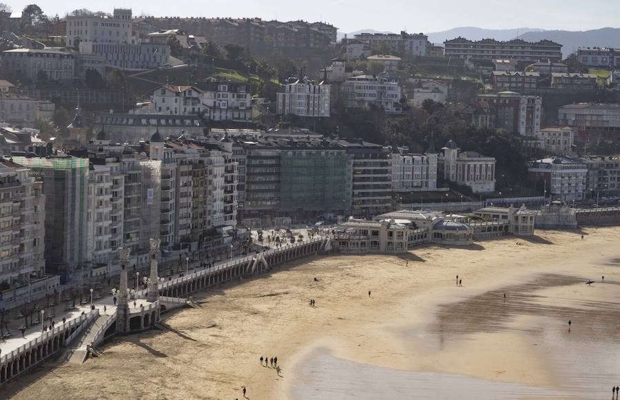 Los viajeros de TripAdvisor coronan por cuarto año consecutivo a la playa de La Concha como la mejor de Europa y la aúpan a la cuarta posición del ránking mundial