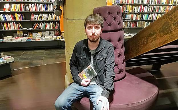 Iñigo Dierez hasia da bigarren eleberriaren oinarriak jartzen.