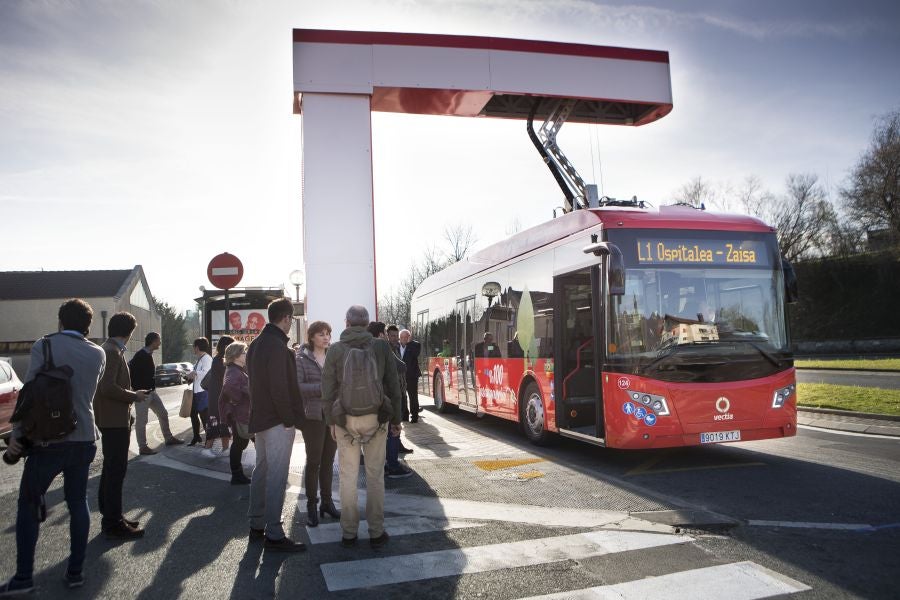 Los nuevos vehículos cargan sus baterías en las cabeceras y se distinguen por una circulación silenciosa, mucho más suave y sin vibraciones