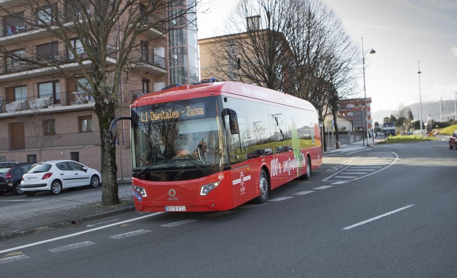 Los nuevos vehículos cargan sus baterías en las cabeceras y se distinguen por una circulación silenciosa, mucho más suave y sin vibraciones