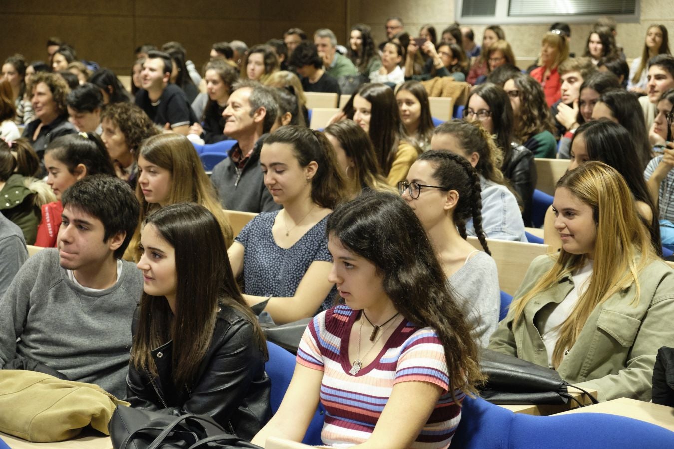 El emprendimiento tiene futuro en Gipuzkoa. Es la principal conclusión que se puede extraer de la séptima edición de STARTinnova, el programa pedagógico impulsado por diariovasco.com y que este curso ha contado con la participación de más de 3.000 alumnos unos 200 centros escolares en Euskadi, Asturias, Valencia, La Rioja, Castilla y León y Madrid.