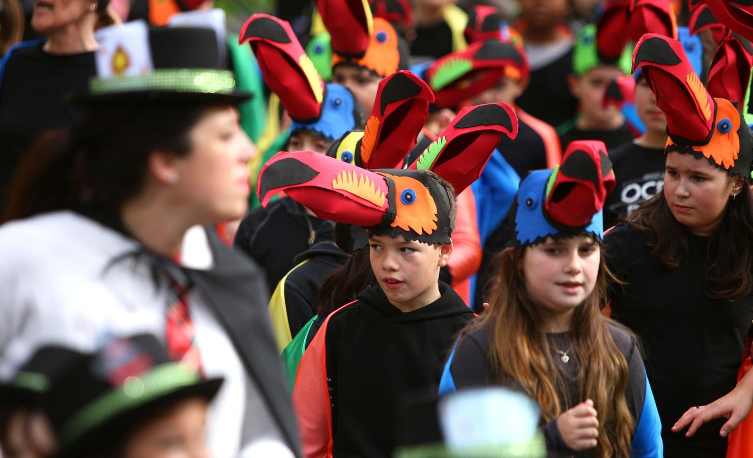 El viernes flaco suele ser el día en el que los centros escolares celebran por las calles el carnaval y el pasado viernes no fue una excepción. 