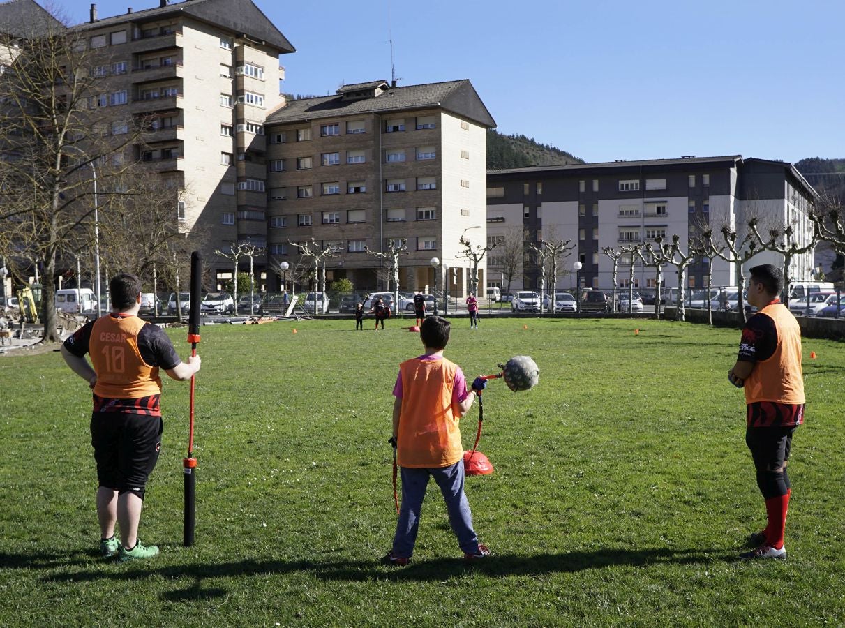 El club Arima Galduak de Eibar practica este novedoso deporte que está dando sus primeros pasos en el País Vasco