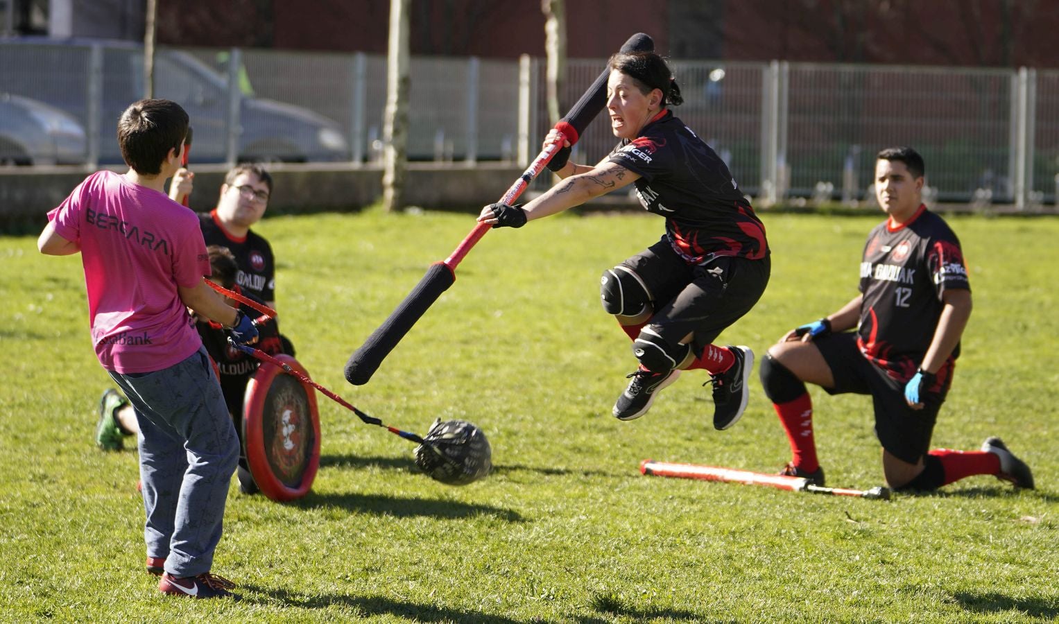 El club Arima Galduak de Eibar practica este novedoso deporte que está dando sus primeros pasos en el País Vasco