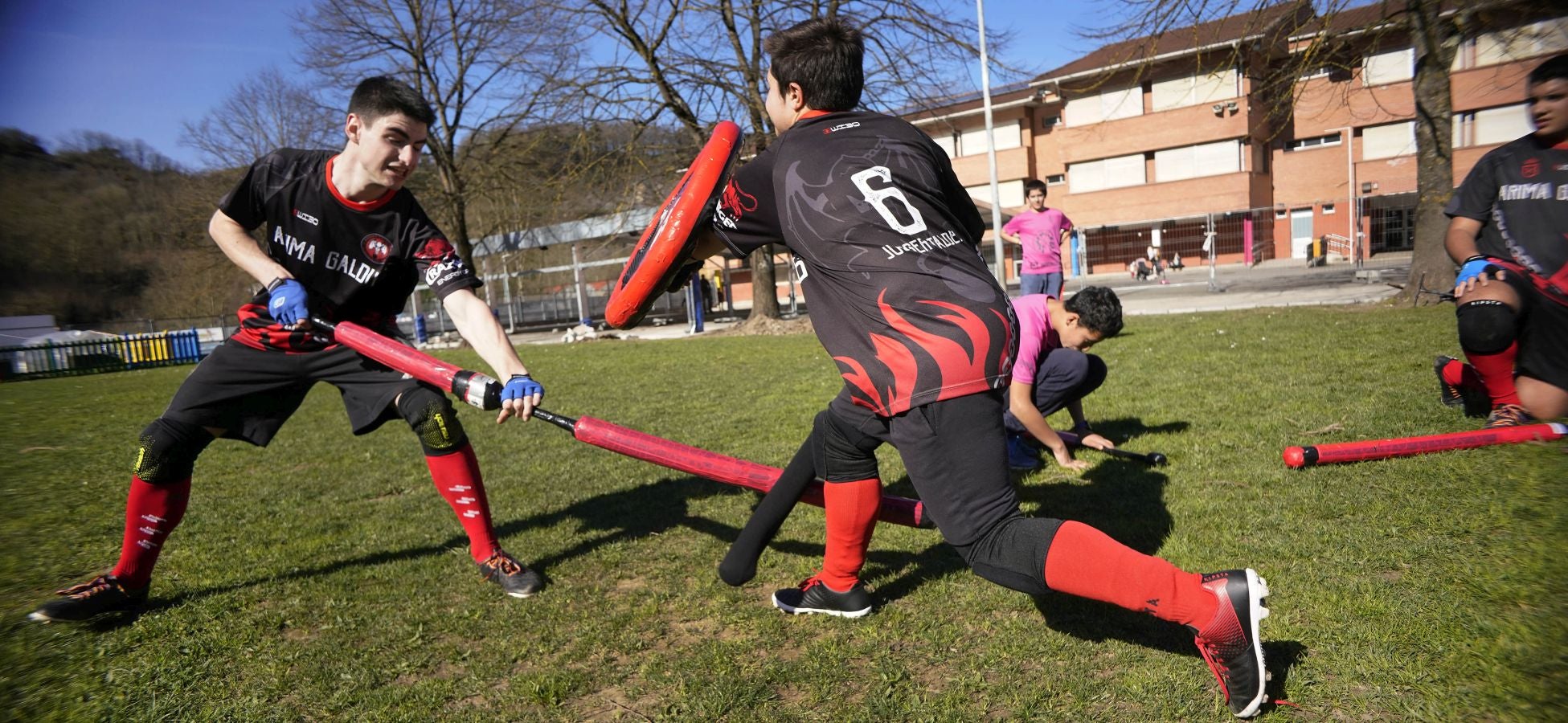 El club Arima Galduak de Eibar practica este novedoso deporte que está dando sus primeros pasos en el País Vasco