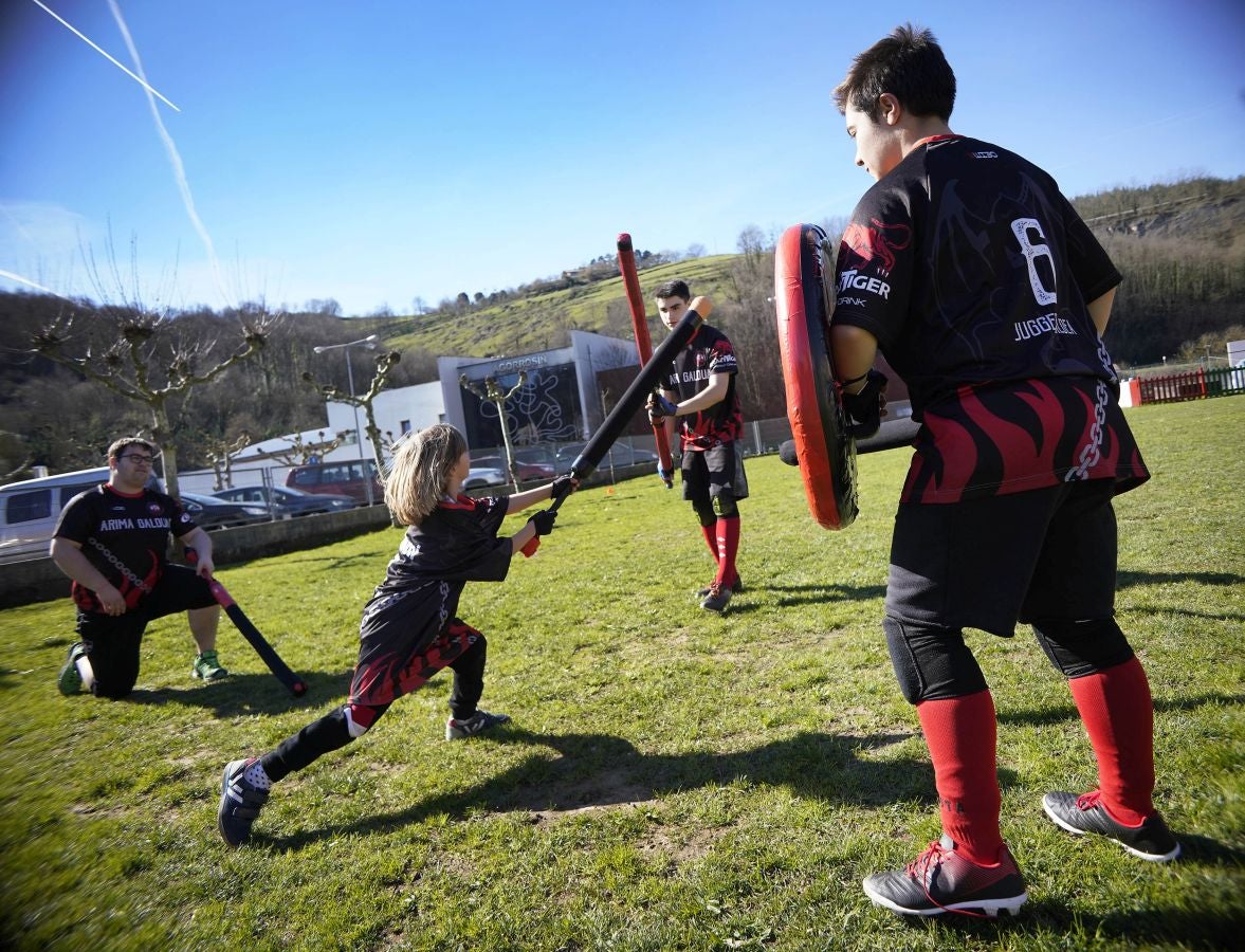 El club Arima Galduak de Eibar practica este novedoso deporte que está dando sus primeros pasos en el País Vasco