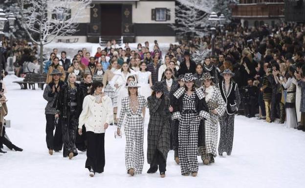 El desfile póstumo de Karl Lagerfeld se celebró en el museo del Gran Palais. 