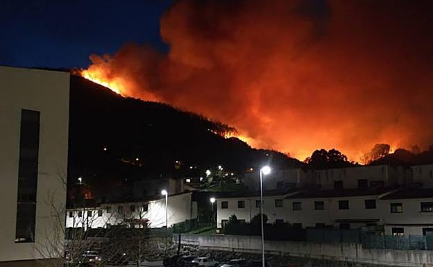 En Muskiz se han producido dos focos y han desalojado a varias familias.