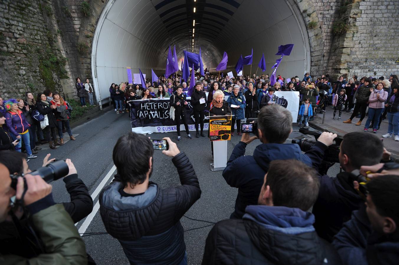 San Sebastián ha sido el lugar en el que las mujeres han reclamado sus derechos con motivo del 8M. 