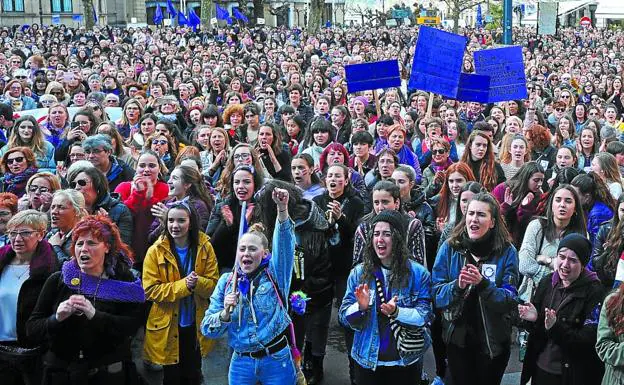 Miles de personas reivindicaron el viernes en Donostia que una sociedad igualitaria es posible.