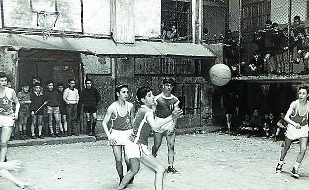 Imagen principal - Agur a un emblemático colegio de Gros