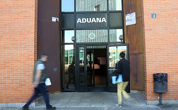 Acceso a las aduanas de Zaisa.