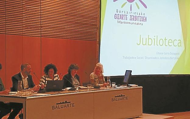 Garro explicó la experiencia de la Jubiloteca en Bortziriak.