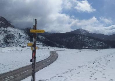 Imagen secundaria 1 - Tres estampas de Urbia nevado.