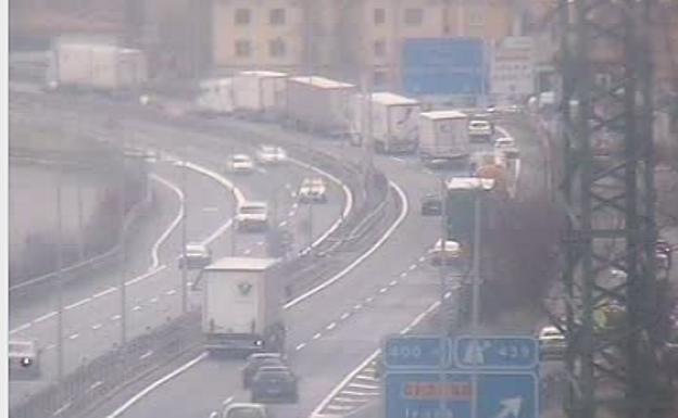 Accidente múltiple en la N-1 a la altura de Irura, sentido Burgos