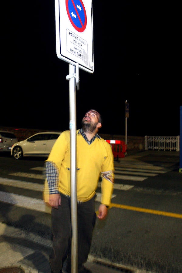 La primera Survival Zombie que se organiza en San Sebastián remató la segunda jornada de ComikD. La ofensiva zombi que se mantuvo hasta bien entrada la madrugada.