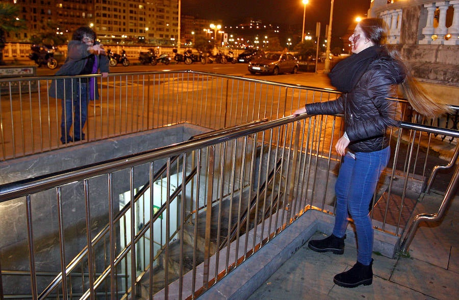 La primera Survival Zombie que se organiza en San Sebastián remató la segunda jornada de ComikD. La ofensiva zombi que se mantuvo hasta bien entrada la madrugada.