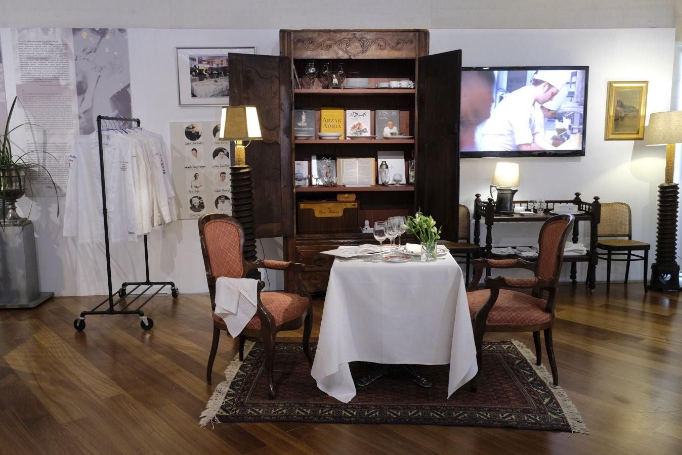 San Telmo y Tabakalera inauguran dos exposiciones que retratan la evolución de la sociedad vasca a través del chef donostiarra y la Nueva Cocina Vasca