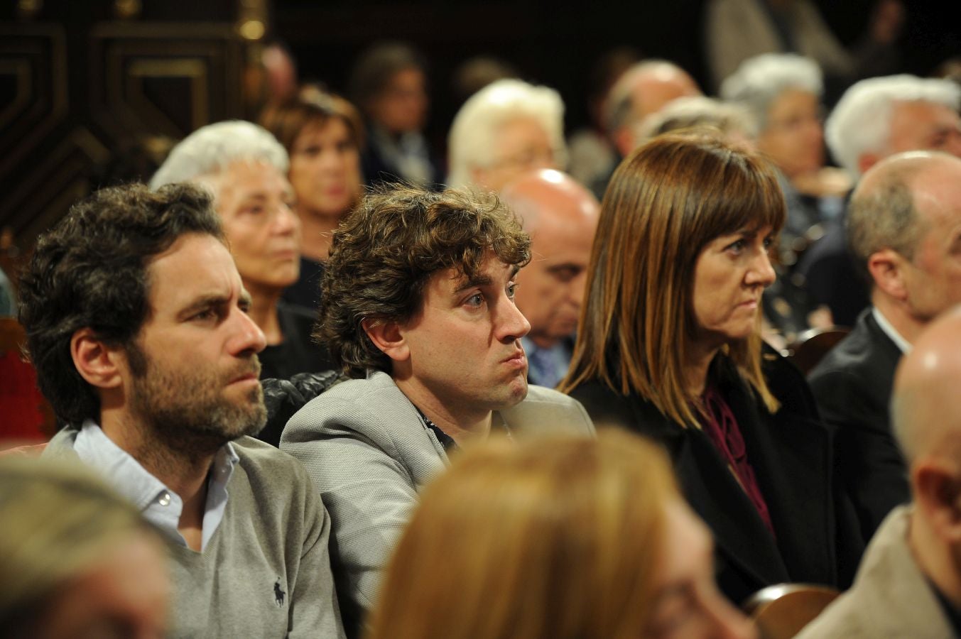 La ministra de Educaciónl, Isabel Celaá, ha hecho entrega este miércoles de la Gran Cruz de la Orden Civil de Alfonso X El Sabio, concedida por el Consejo de Ministros, al escritor Raúl Guerra Garrido. La entrega ha tenido lugar en marco del homenaje tributado por la Diputación Foral de Gipuzkoa al escritor en San Sebastián.