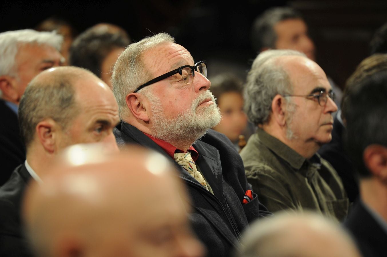 La ministra de Educaciónl, Isabel Celaá, ha hecho entrega este miércoles de la Gran Cruz de la Orden Civil de Alfonso X El Sabio, concedida por el Consejo de Ministros, al escritor Raúl Guerra Garrido. La entrega ha tenido lugar en marco del homenaje tributado por la Diputación Foral de Gipuzkoa al escritor en San Sebastián.