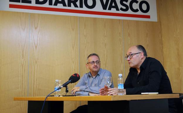 Ricardo Aldarondo y José Luis Rebordinos durante el acto. 