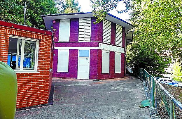 Instalaciones. La Casa de las Mujeres se sitía en el antugio parbulario de la Ikastola. 